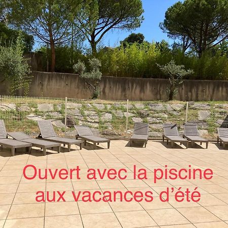 Superbe Appartement A Uzes Avec Place De Parking Luaran gambar